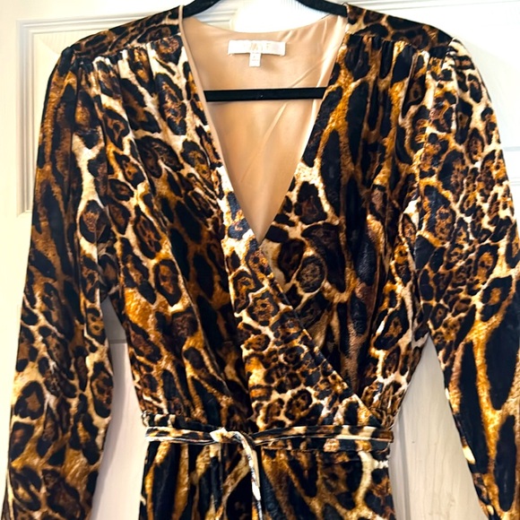 Velour feel leopard wrap dress size XL - Picture 3 of 3